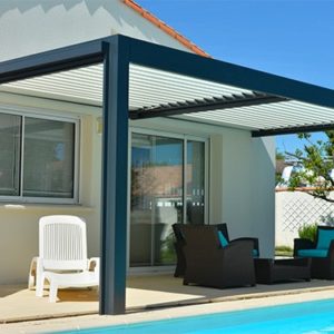 Pergola bioclimatique aluminium standard adosée blanche ou grise