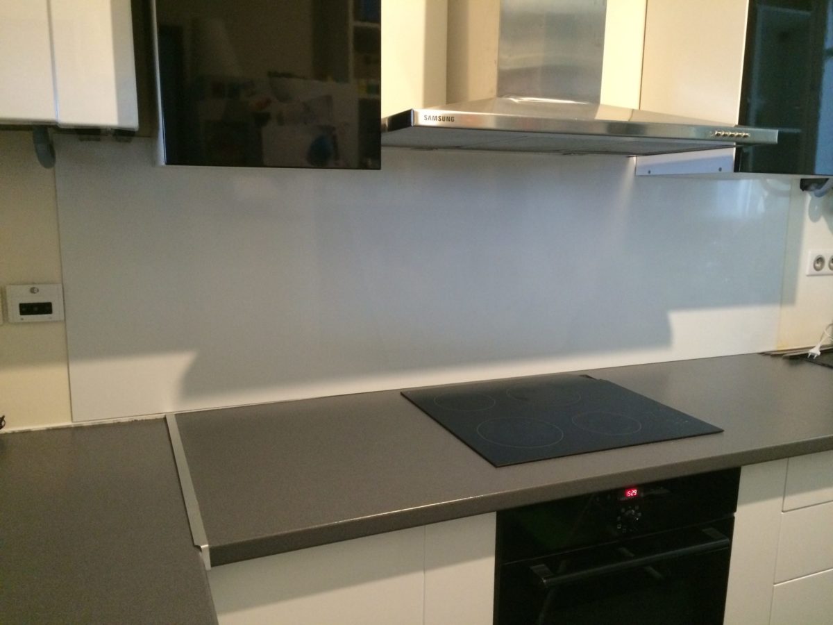 Crédence Blanche de cuisine en aluminium