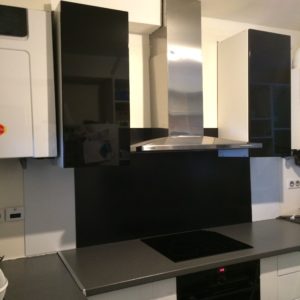 Crédence Noir de cuisine en aluminium