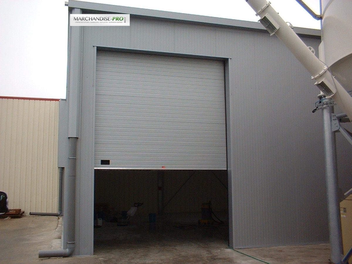 Hangar Entrepôt acier métallique en kit isolé