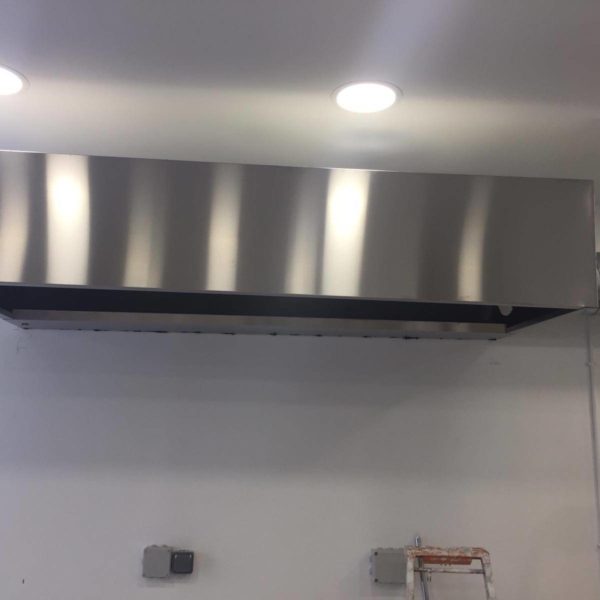 Hotte aspirante pro + caisson de ventilation 9/9 avec acessoires