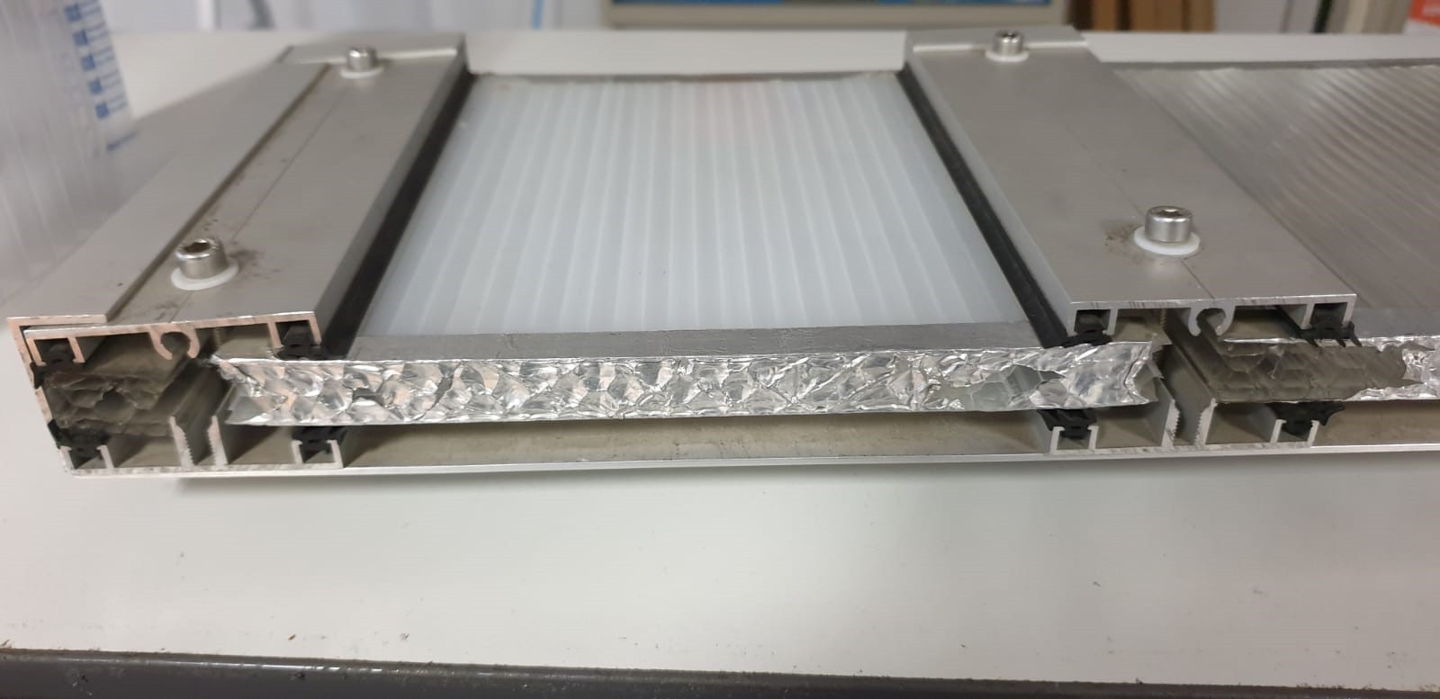Plaque de toiture plat polycarbonate translucide l.0.98xL.3m, ep.16mm