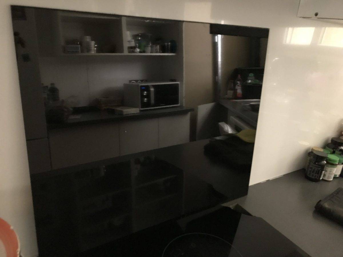 crédence noir de cuisine sur messure