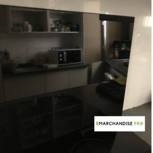 crédence de cuisine noire